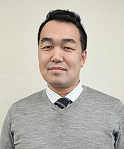 絹川 達哉